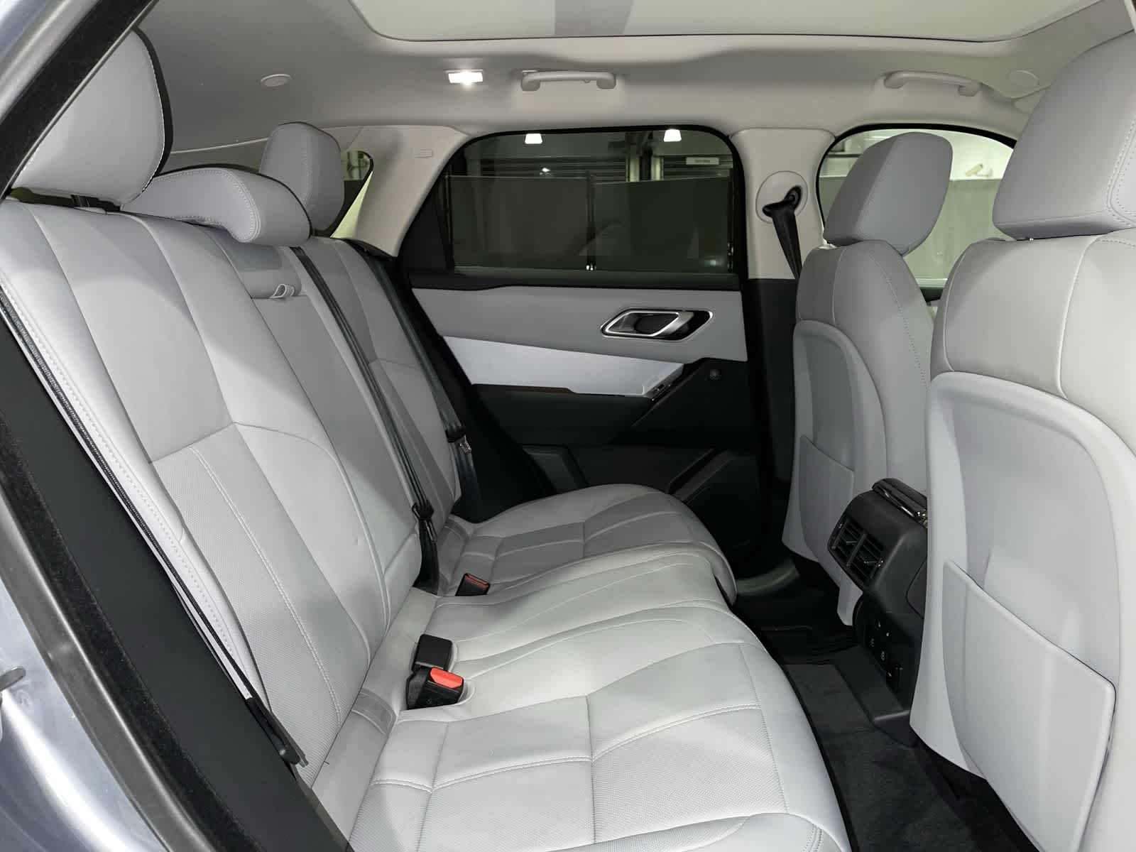 Thumbnail: 2025 Land Rover Range Rover Velar - 25