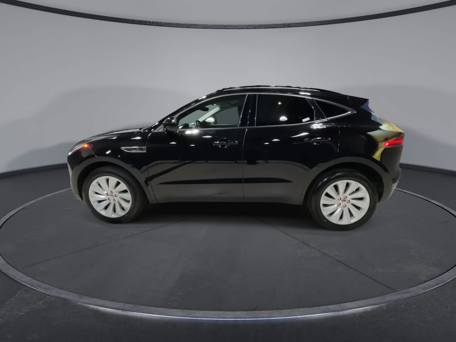 Thumbnail: 2020 Jaguar E-Pace - 7