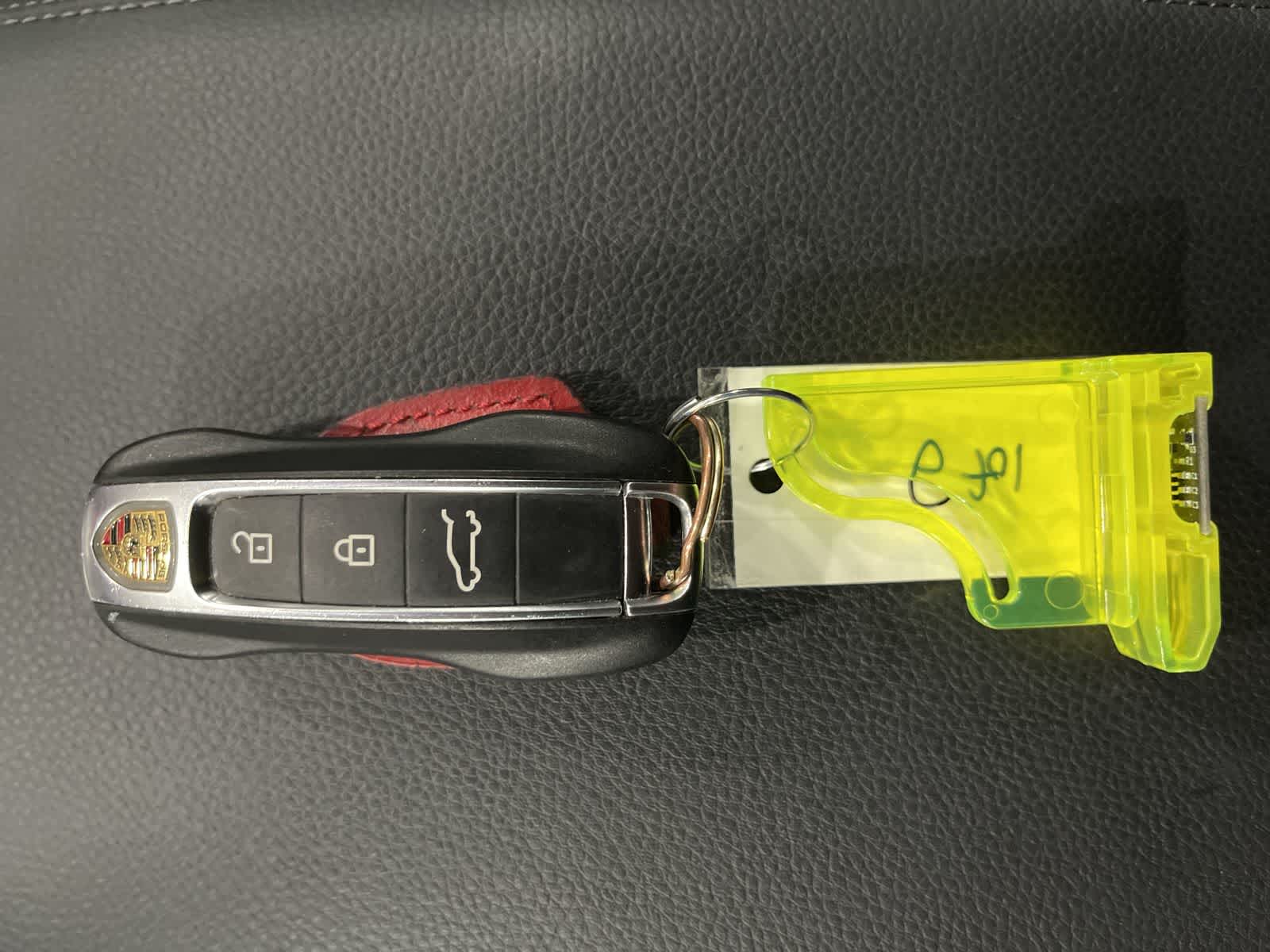 Thumbnail: 2023 Porsche Cayenne - 32