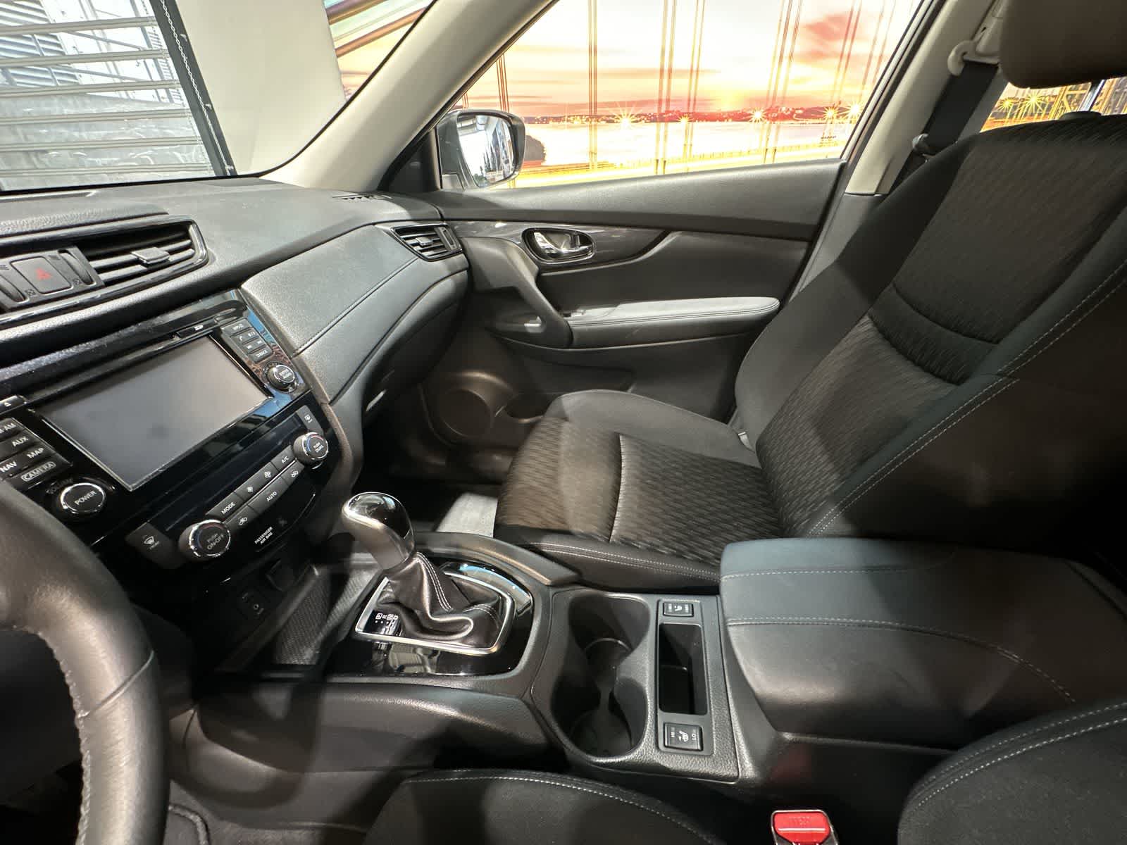 Thumbnail: 2017 Nissan Rogue - 28