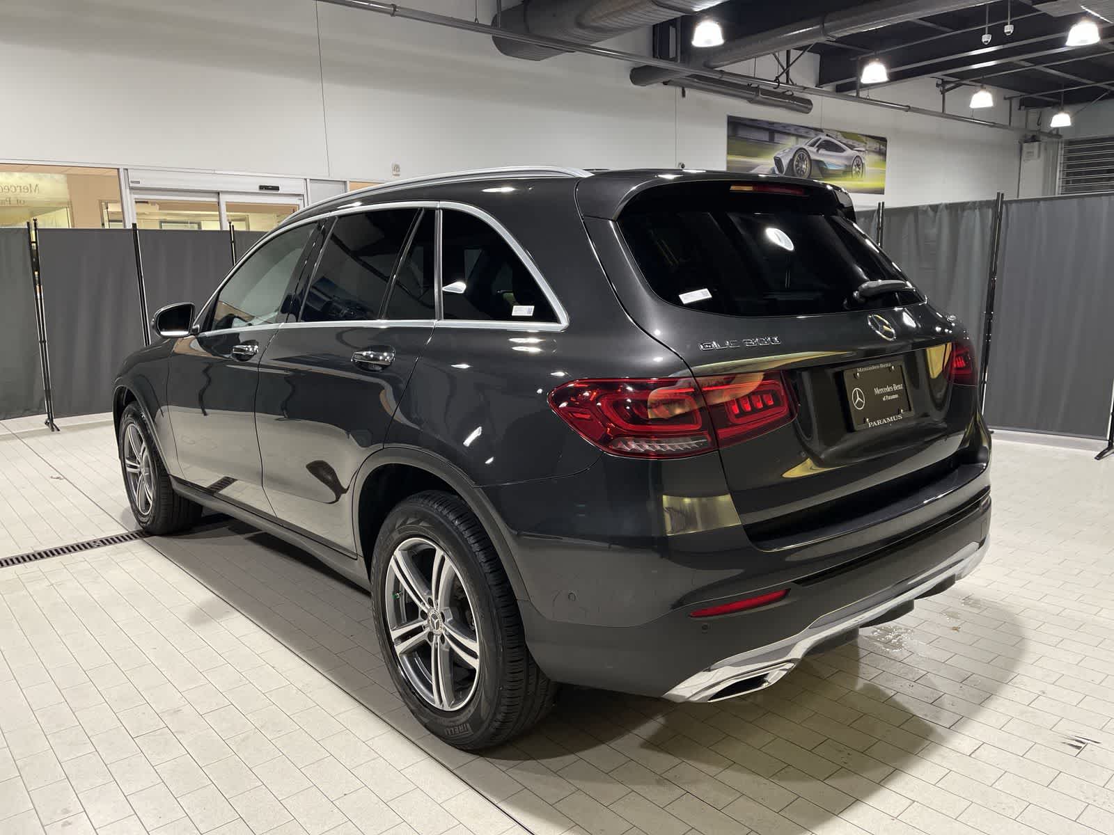 Thumbnail: 2022 Mercedes-Benz GLC - 16