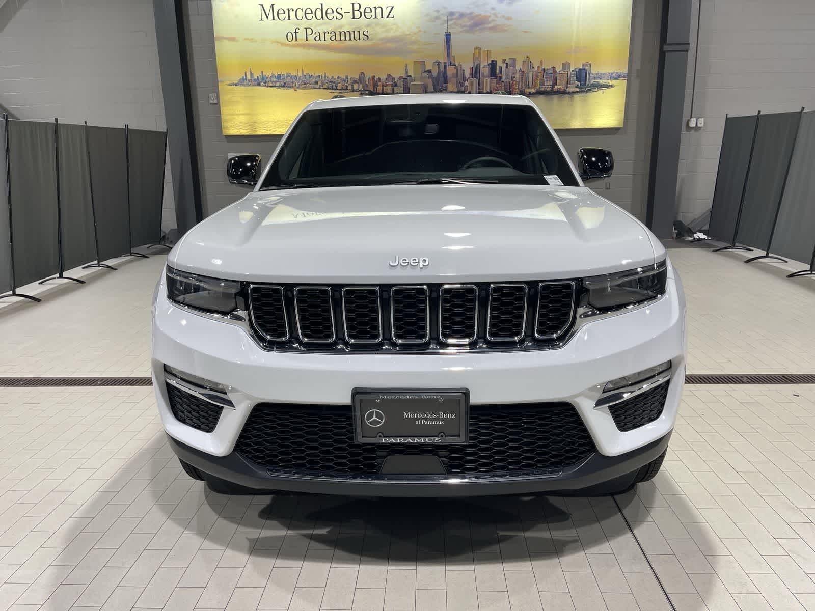 Thumbnail: 2024 Jeep Grand Cherokee - 18