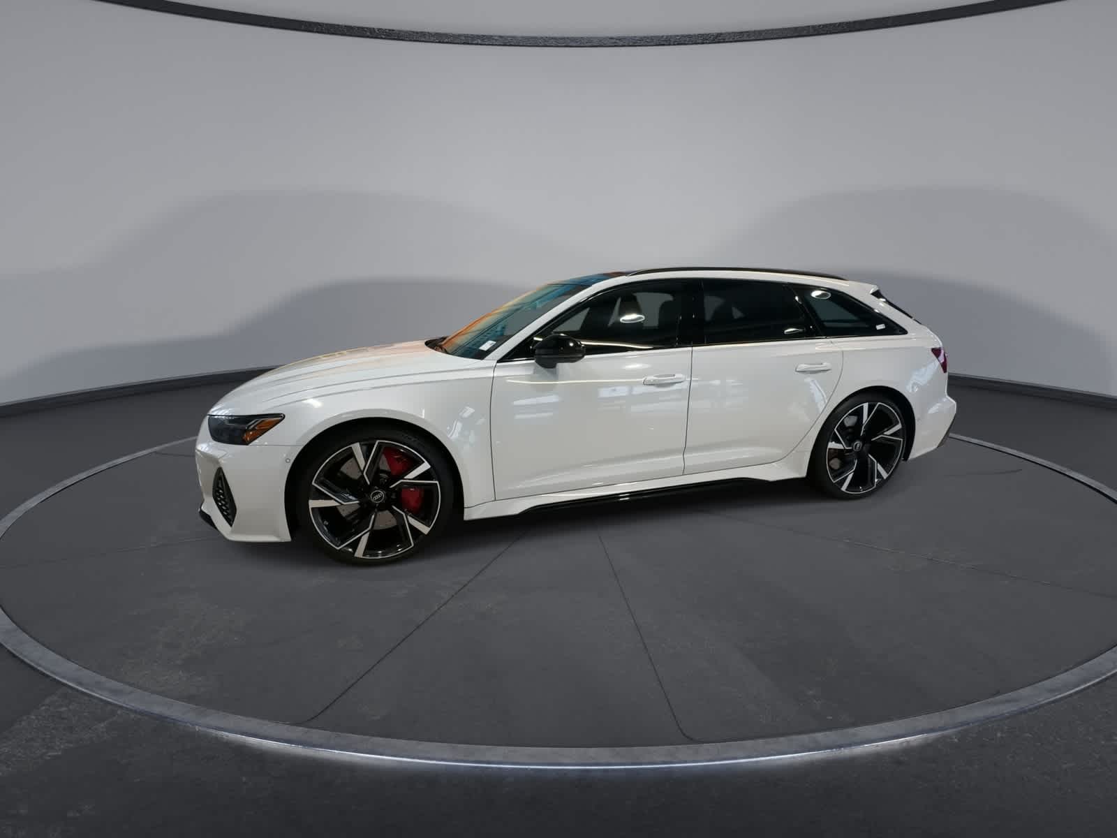 Thumbnail: 2023 Audi RS 6 - 9