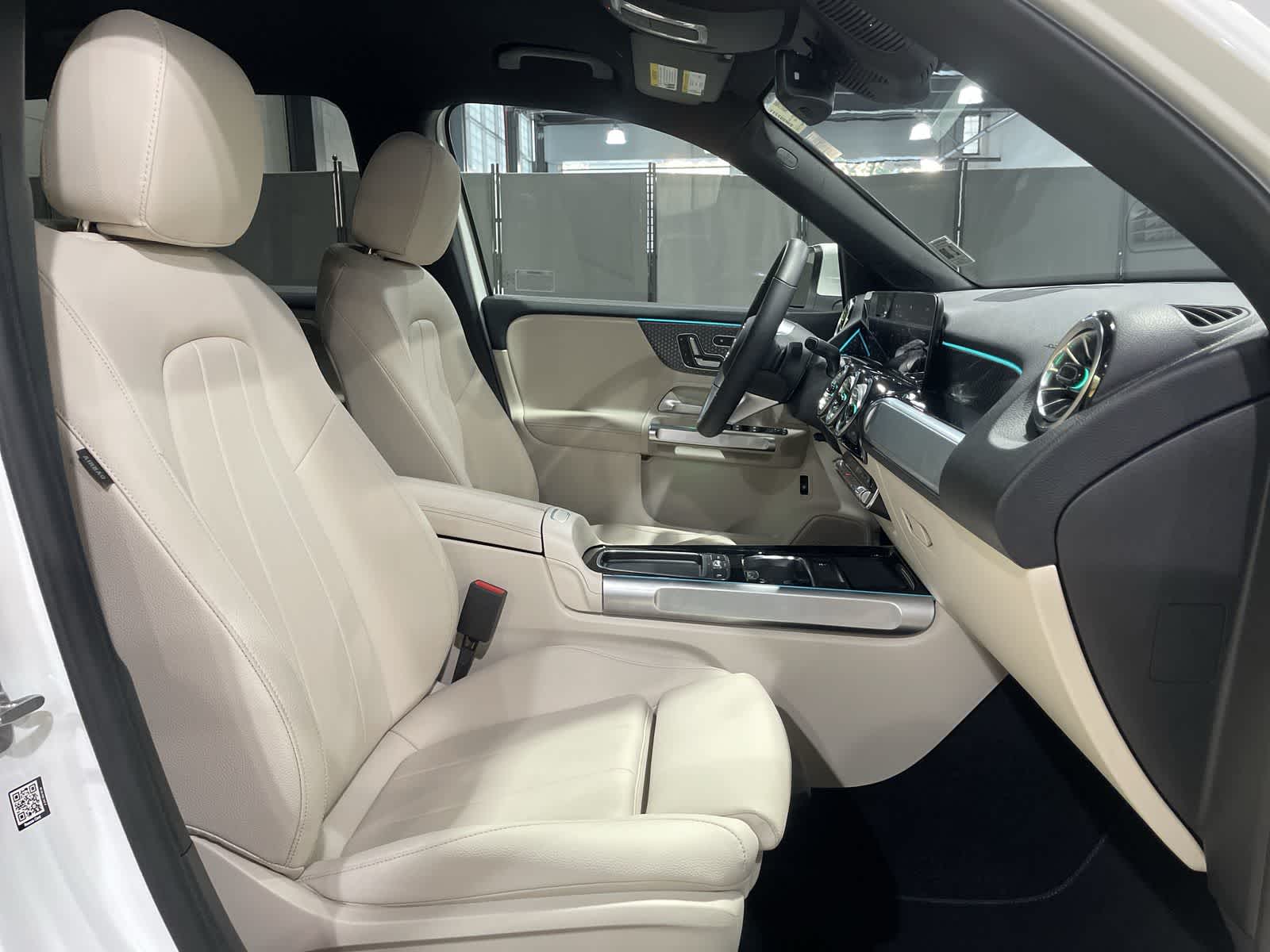 Thumbnail: 2025 Mercedes-Benz GLB - 26