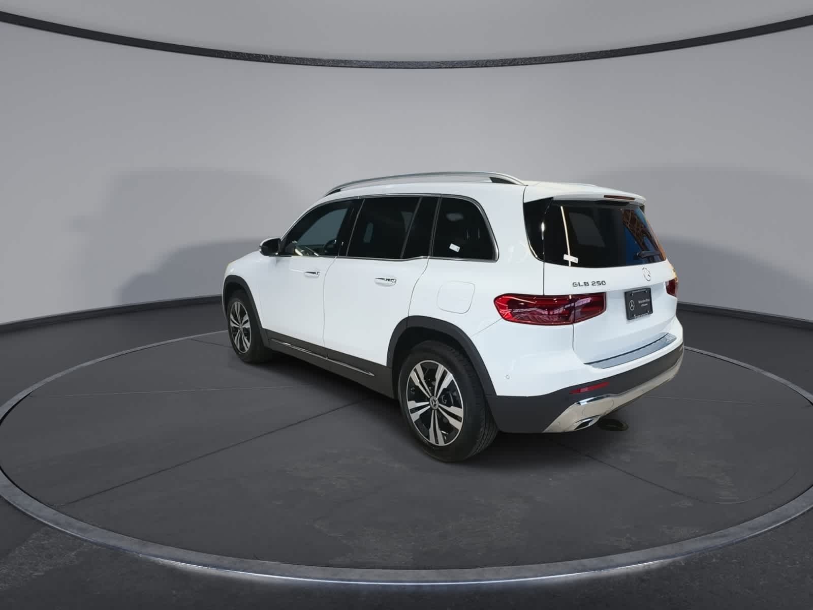 Thumbnail: 2026 Mercedes-Benz GLB - 8