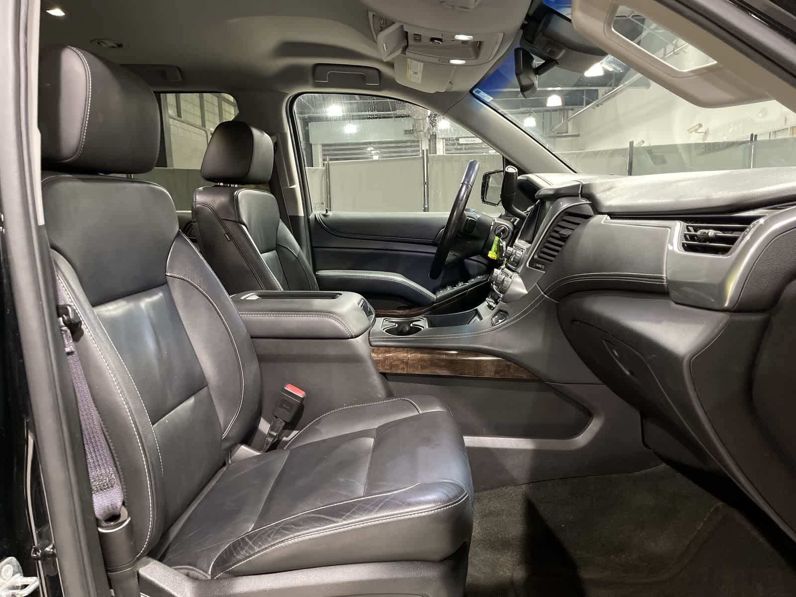 Thumbnail: 2016 Chevrolet Suburban - 26