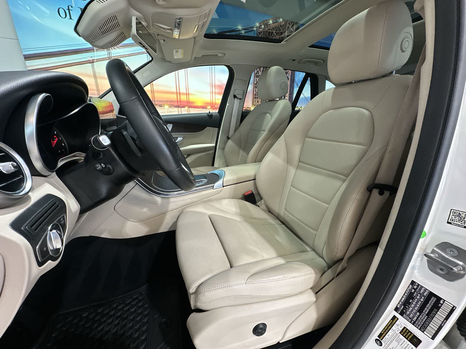 Thumbnail: 2020 Mercedes-Benz GLC - 23