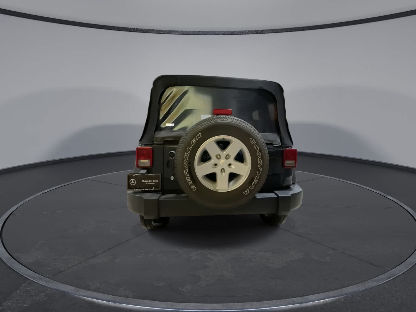 Thumbnail: 2016 Jeep Wrangler - 10