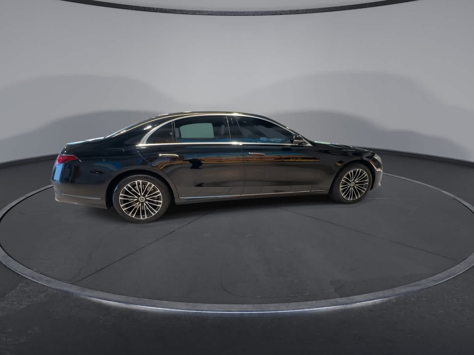 Thumbnail: 2024 Mercedes-Benz S-Class - 2