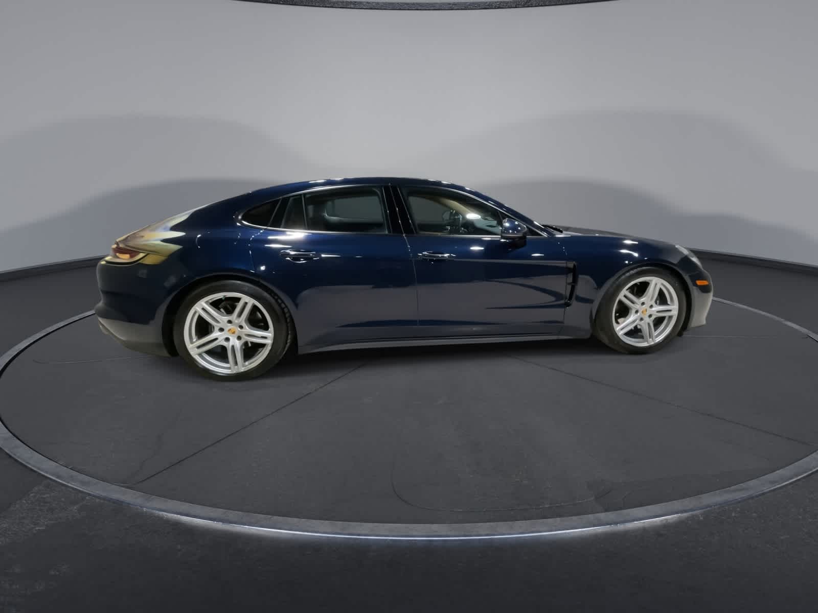 Thumbnail: 2022 Porsche Panamera - 2