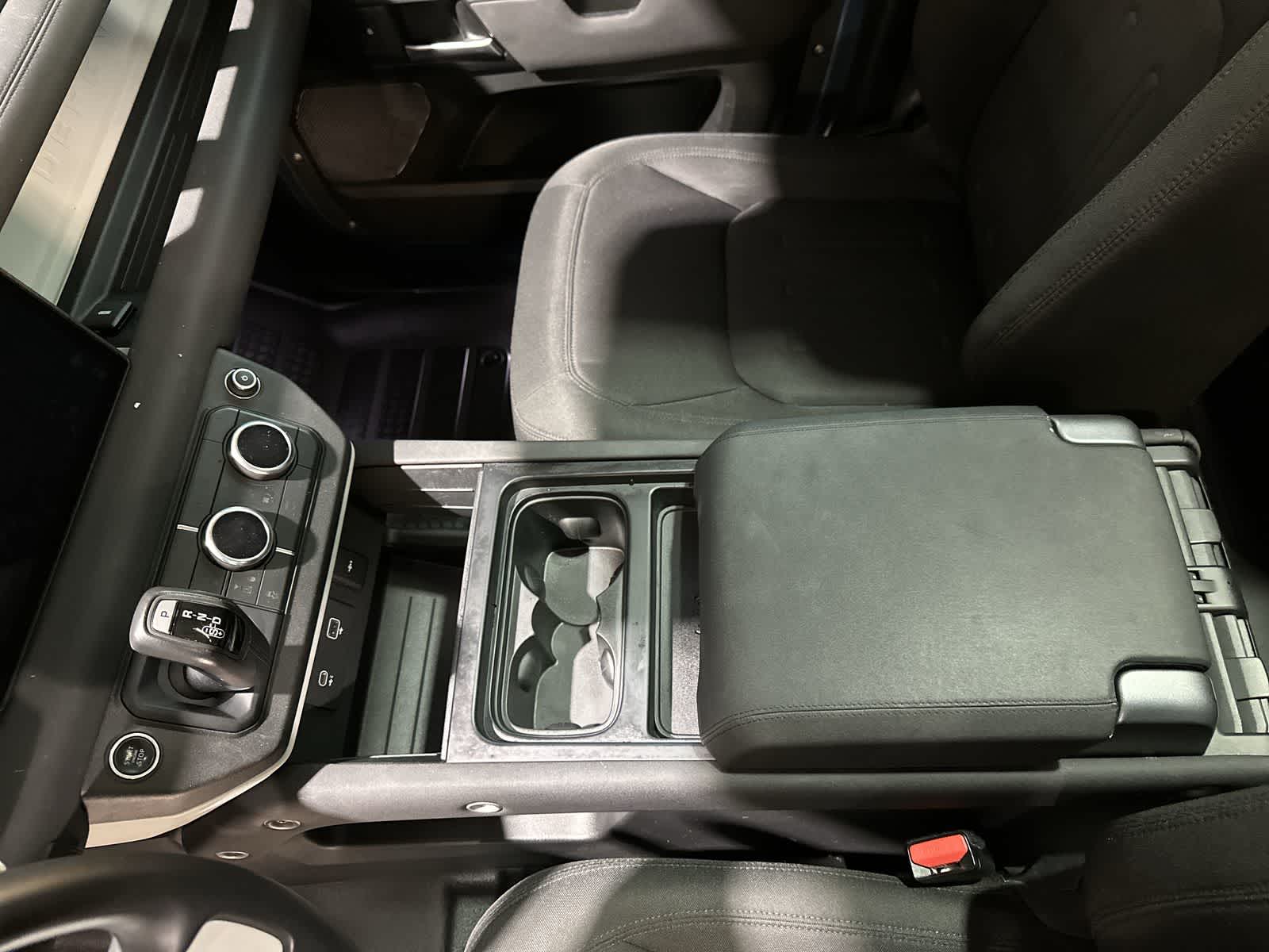 Thumbnail: 2020 Land Rover Defender - 28