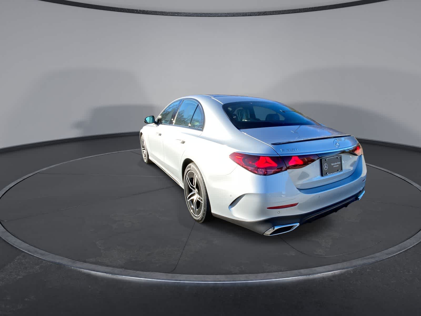 Thumbnail: 2025 Mercedes-Benz E-Class - 6