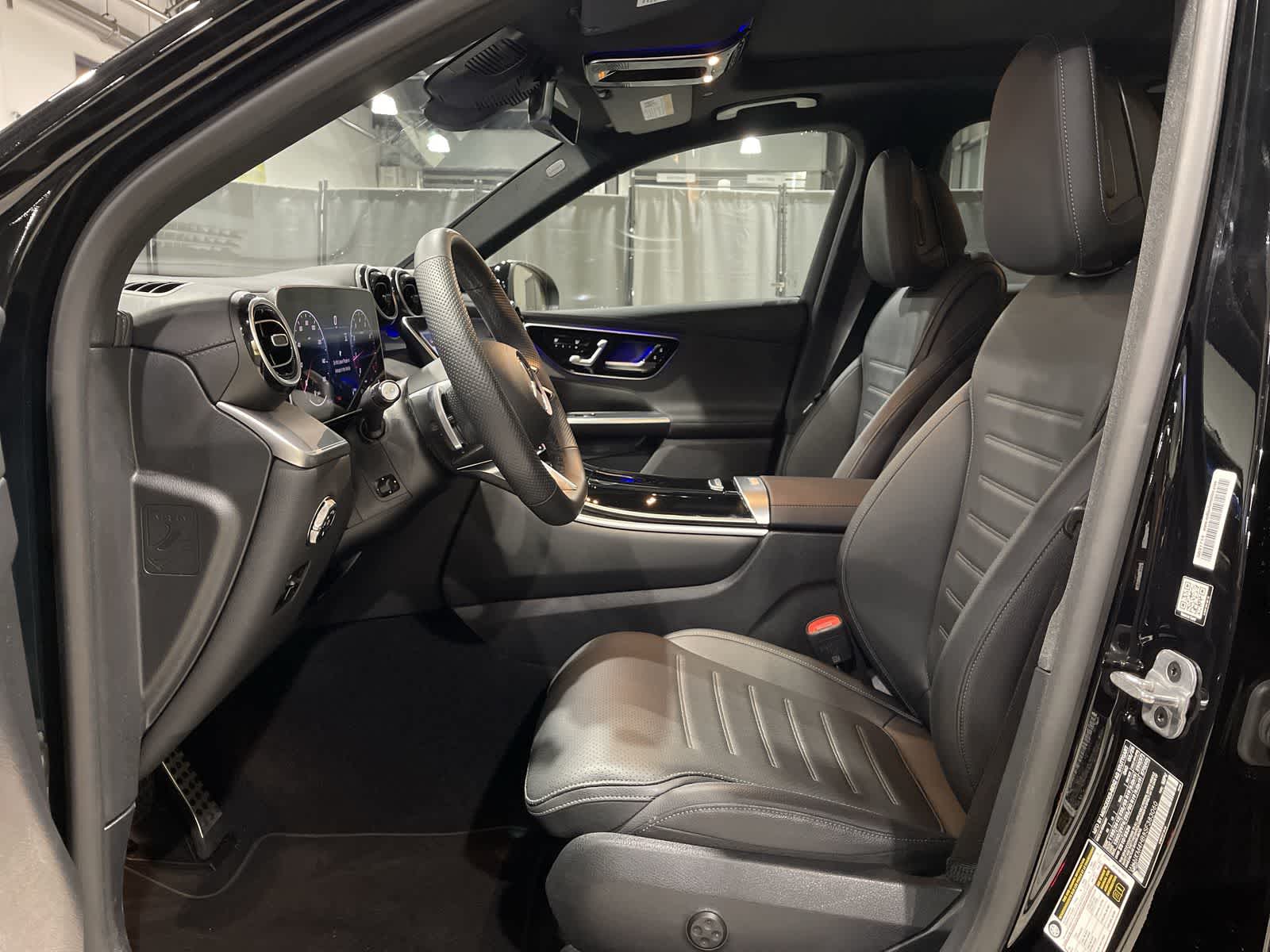 Thumbnail: 2025 Mercedes-Benz GLC - 14