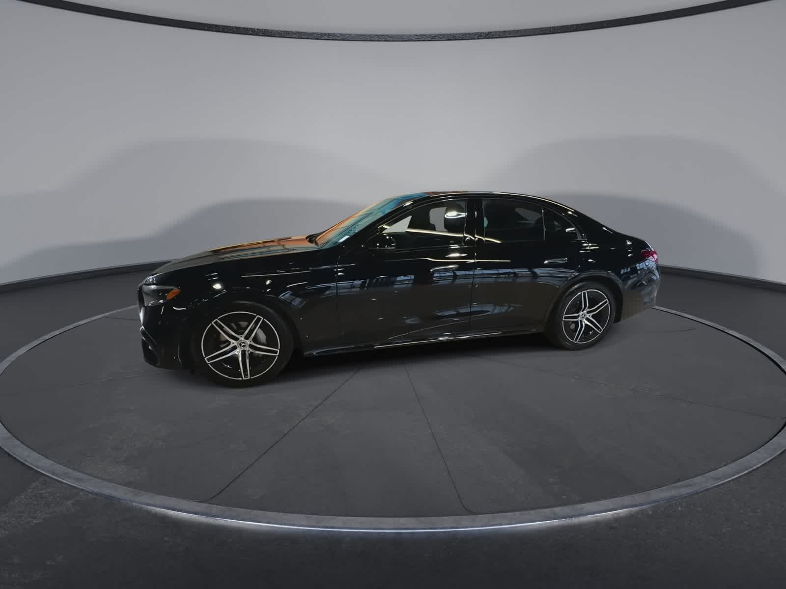 Thumbnail: 2025 Mercedes-Benz E-Class - 6