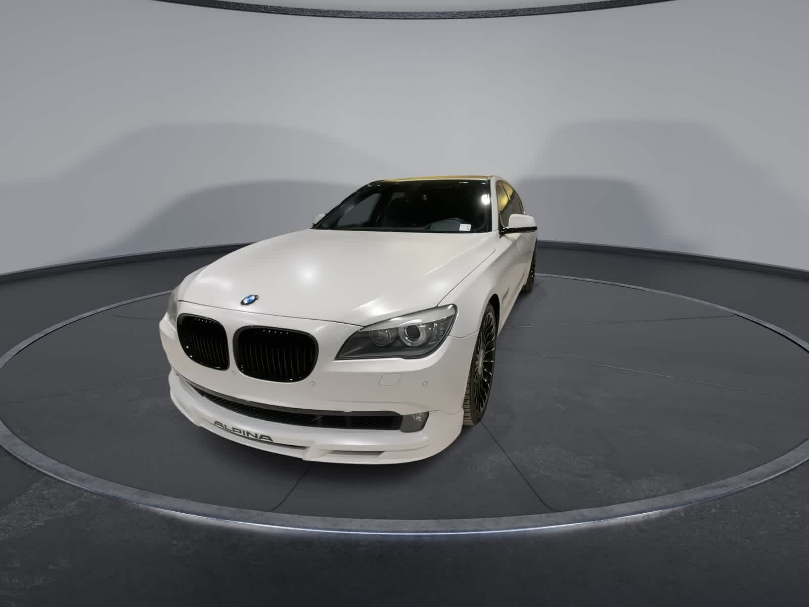 Thumbnail: 2011 BMW 7 Series - 5