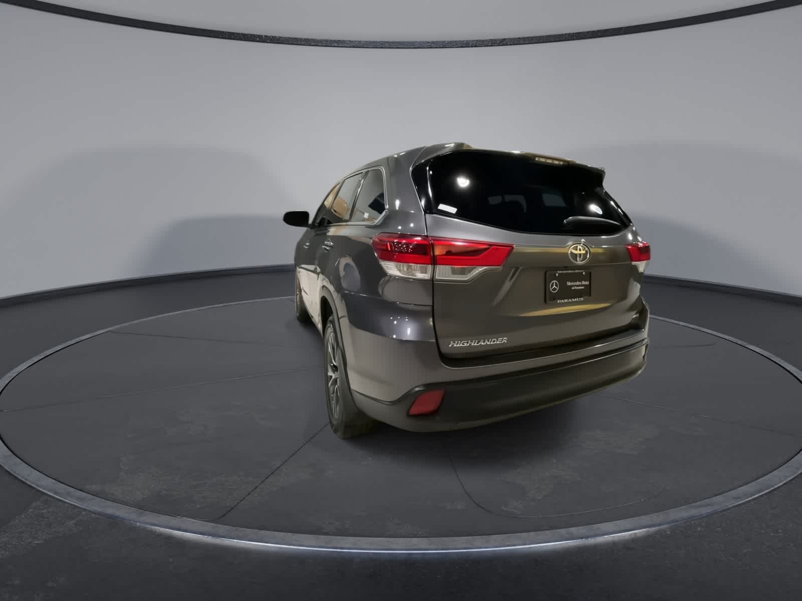 Thumbnail: 2017 Toyota Highlander - 9