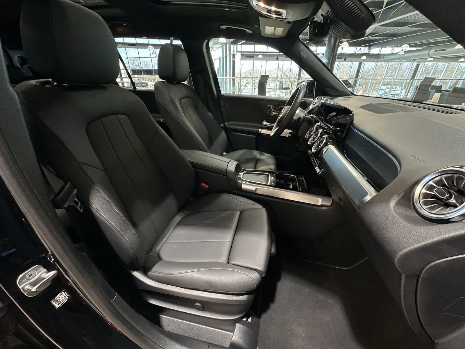 Thumbnail: 2025 Mercedes-Benz GLB - 26