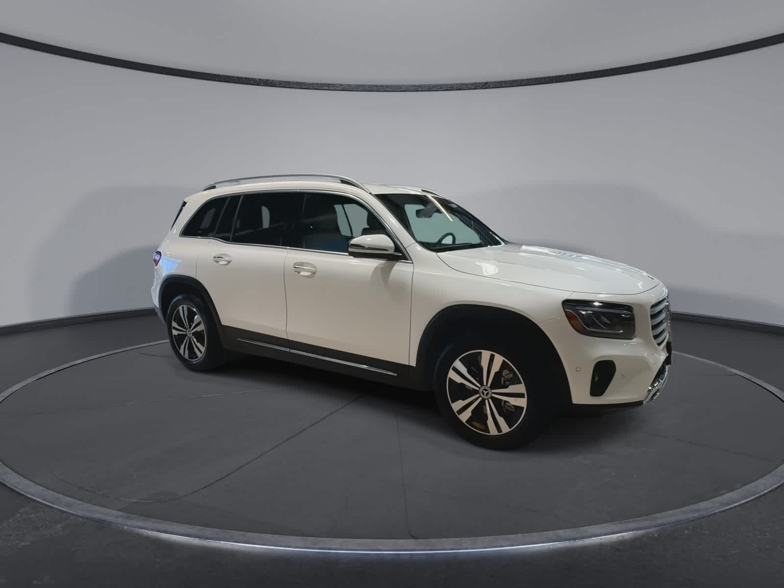 Thumbnail: 2025 Mercedes-Benz GLB - 2