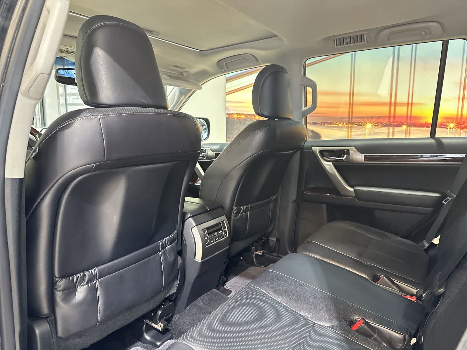 Thumbnail: 2016 Lexus GX - 24