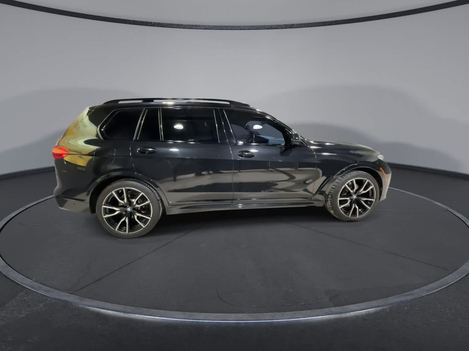 Thumbnail: 2022 BMW X7 - 13