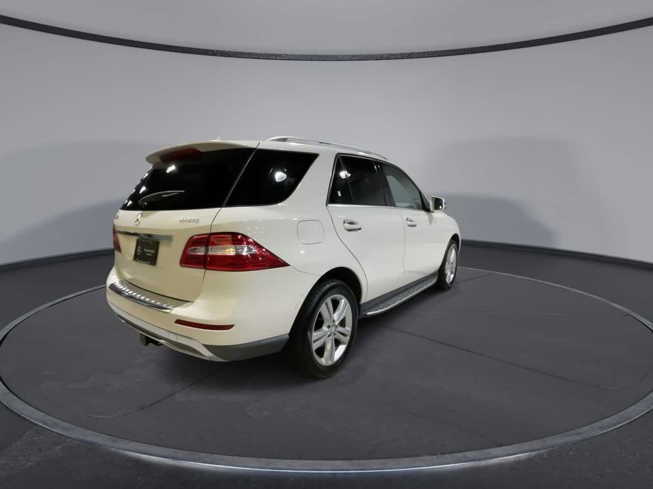 Thumbnail: 2013 Mercedes-Benz M-Class - 12