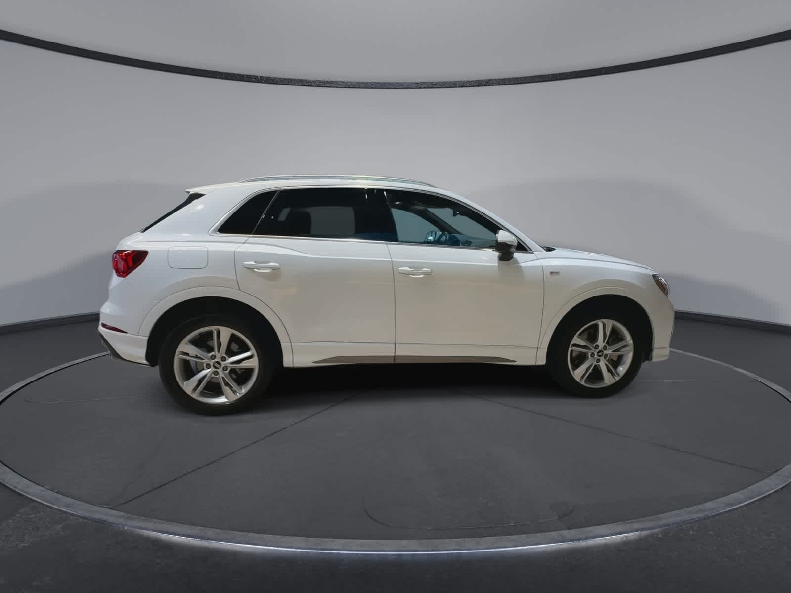 Thumbnail: 2022 Audi Q3 - 12