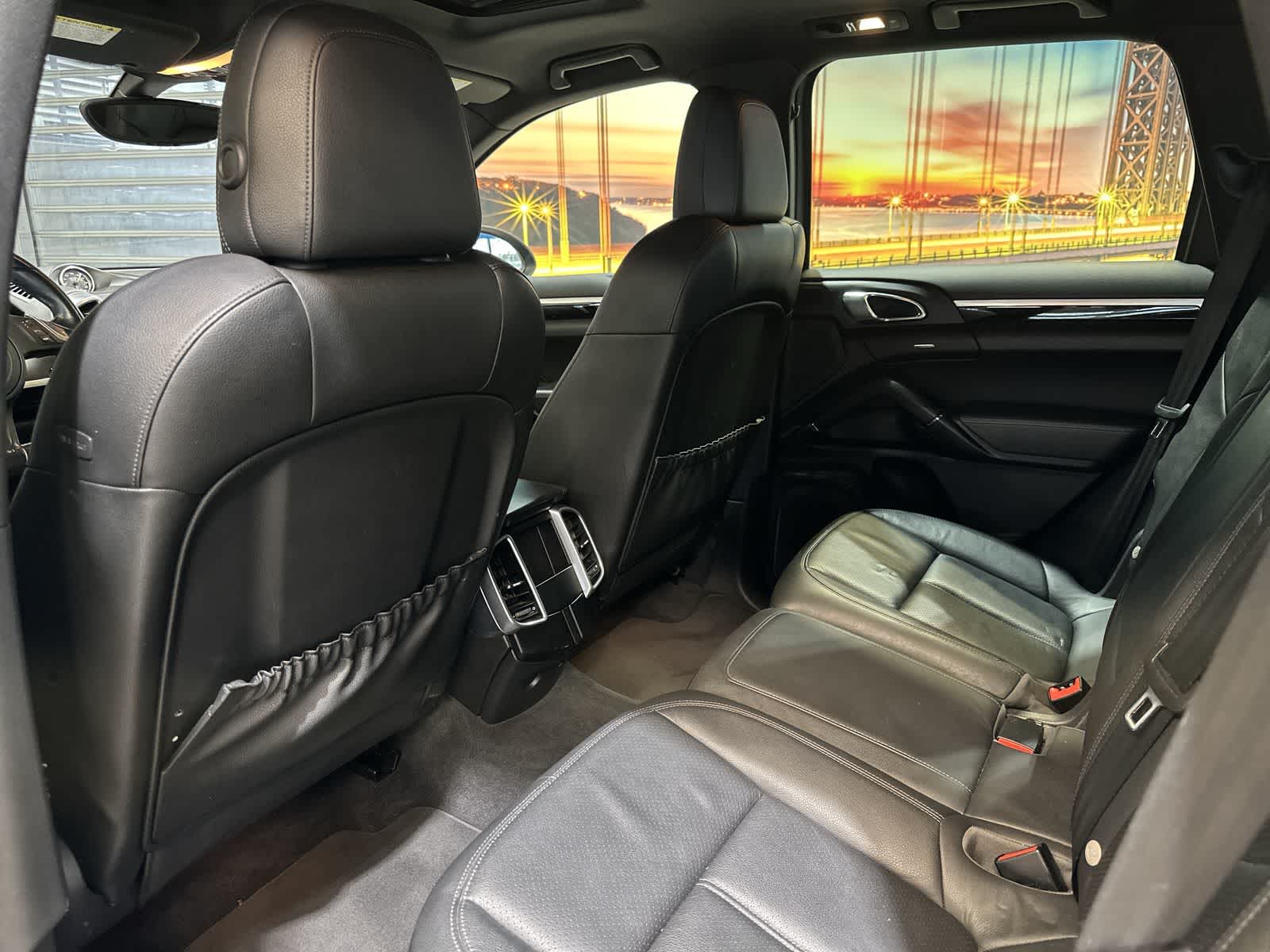 Thumbnail: 2014 Porsche Cayenne - 24