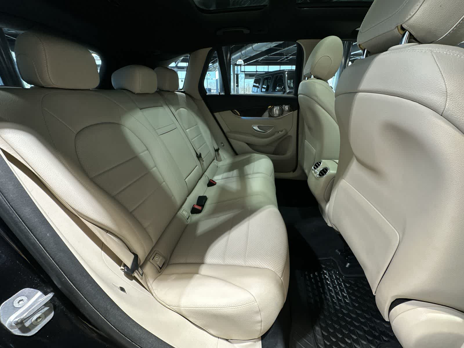 Thumbnail: 2017 Mercedes-Benz GLC - 25