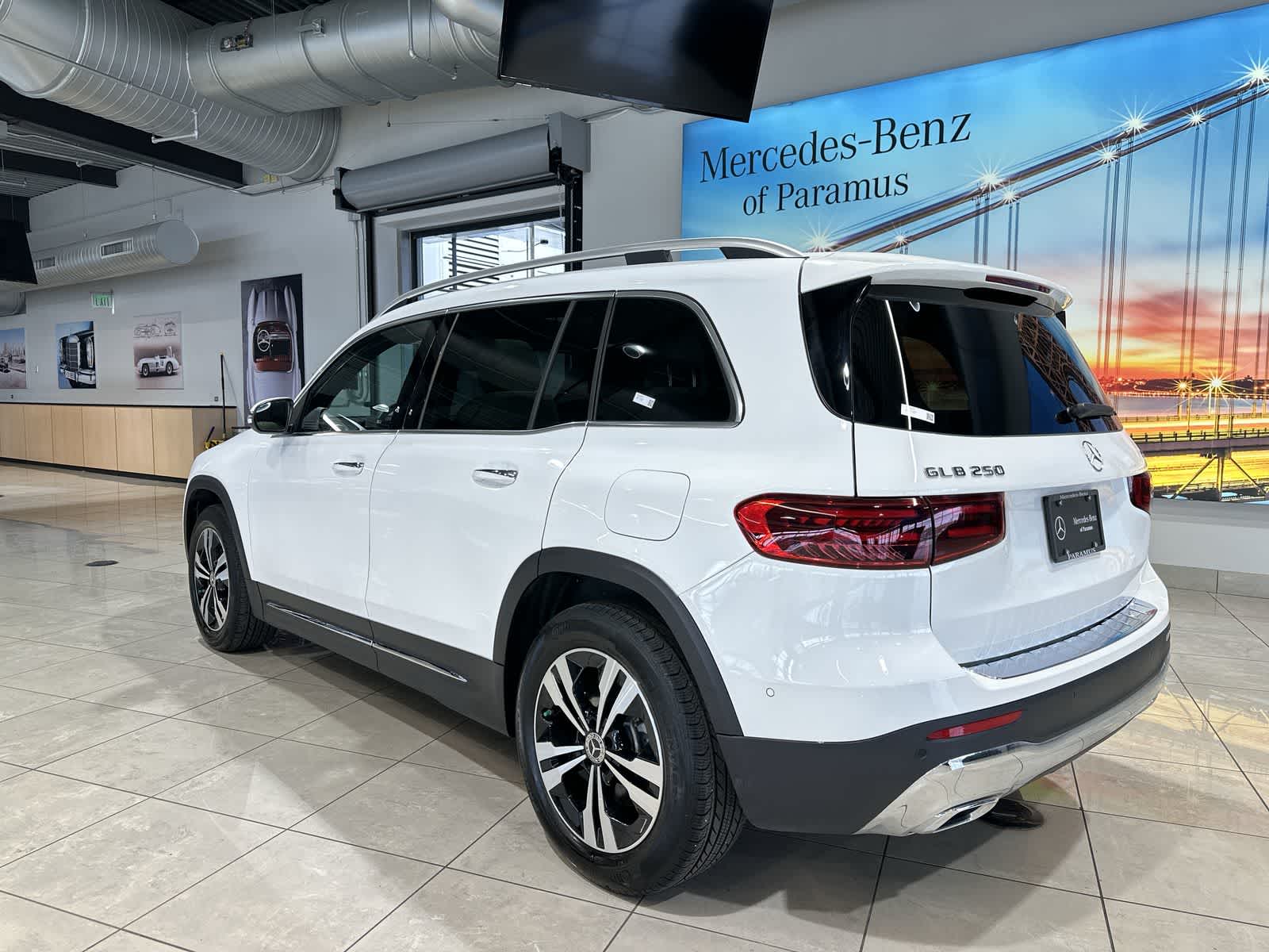 Thumbnail: 2026 Mercedes-Benz GLB - 16