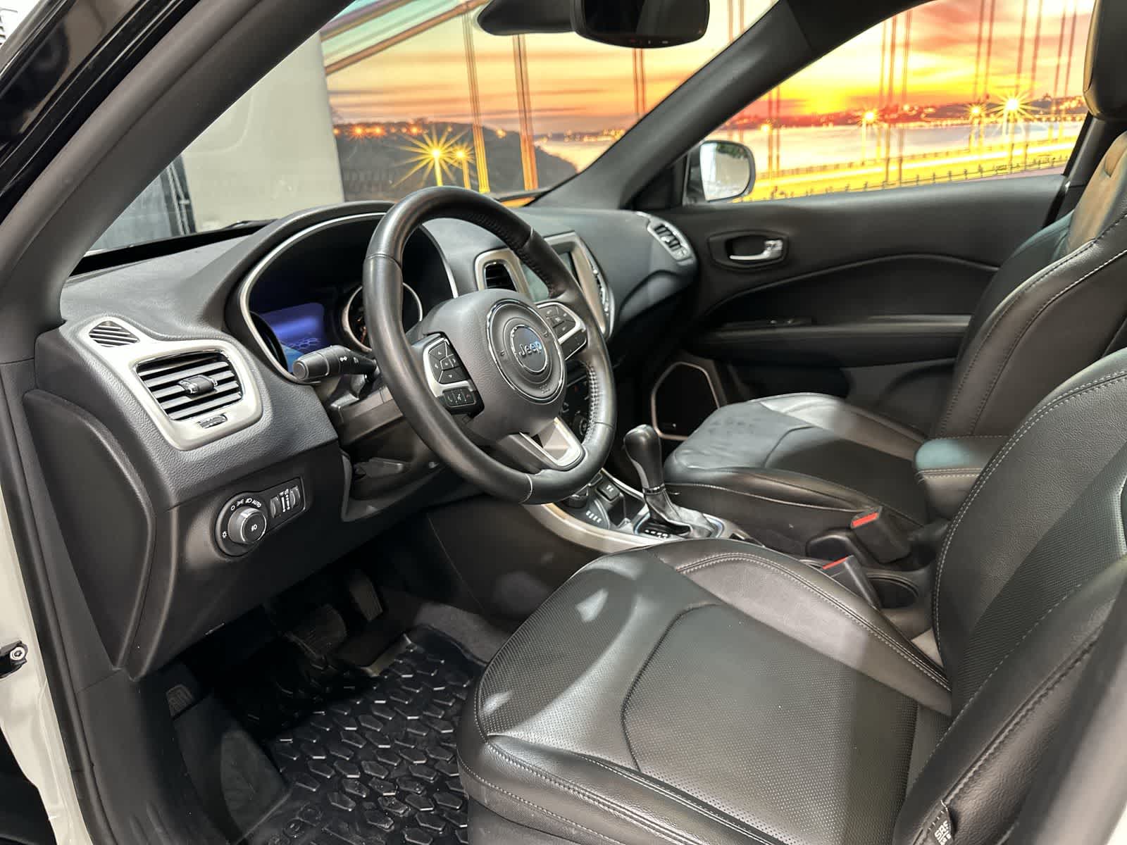 Thumbnail: 2020 Jeep Compass - 14