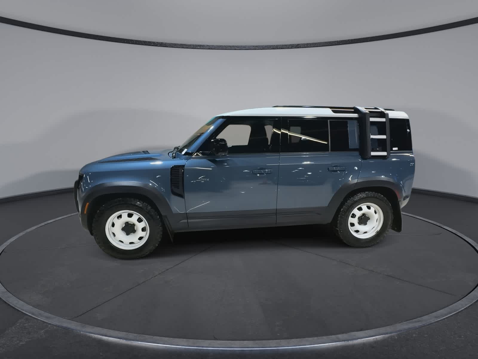 Thumbnail: 2020 Land Rover Defender - 6