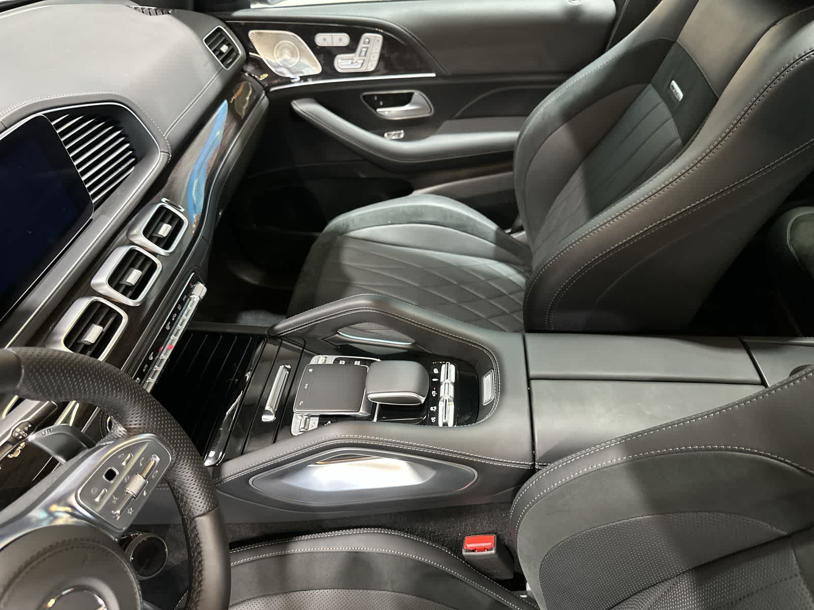 Thumbnail: 2023 Mercedes-Benz GL-Class - 28