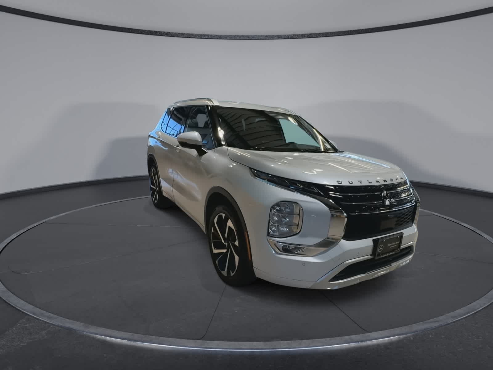 Thumbnail: 2022 Mitsubishi Outlander - 3