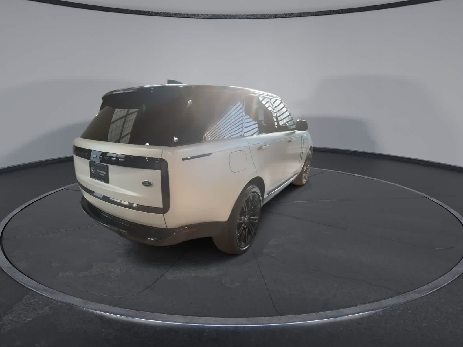 Thumbnail: 2023 Land Rover Range Rover - 12