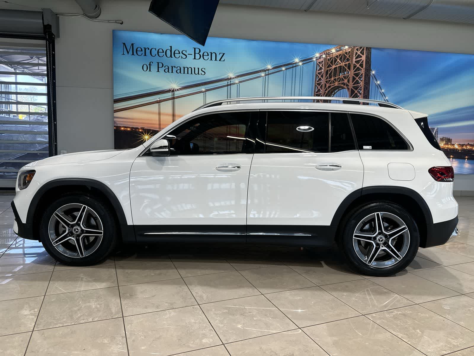 Thumbnail: 2022 Mercedes-Benz GLB - 15
