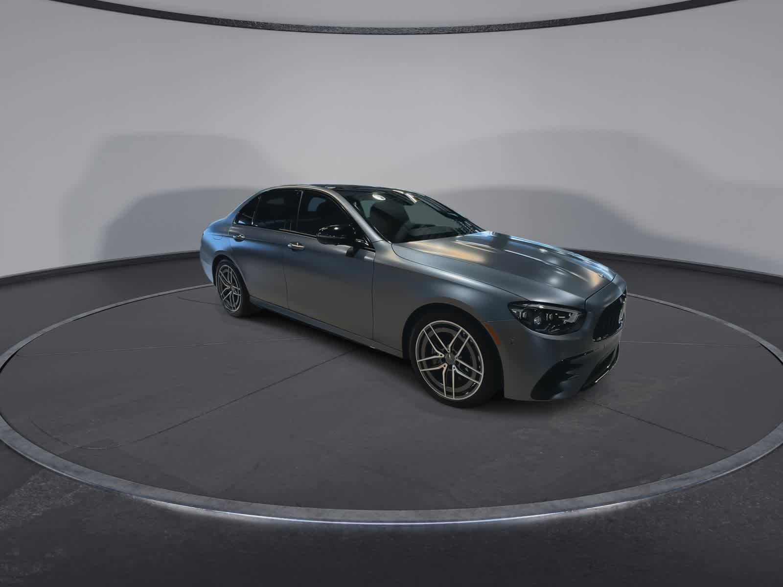 Thumbnail: 2022 Mercedes-Benz E-Class - 2