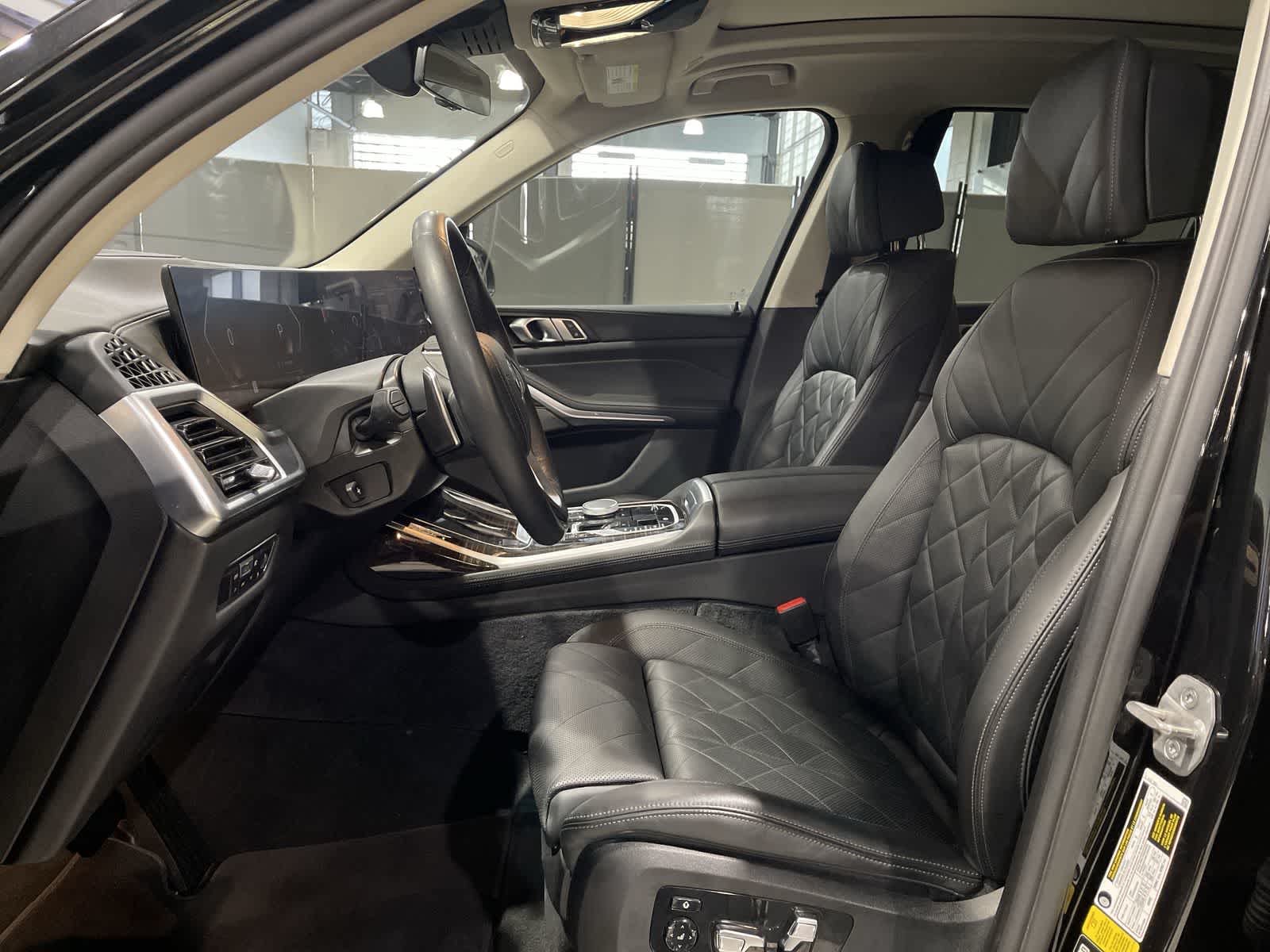 Thumbnail: 2023 BMW X7 - 23