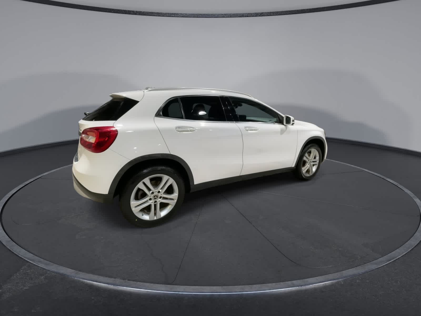 Thumbnail: 2018 Mercedes-Benz GLA - 12