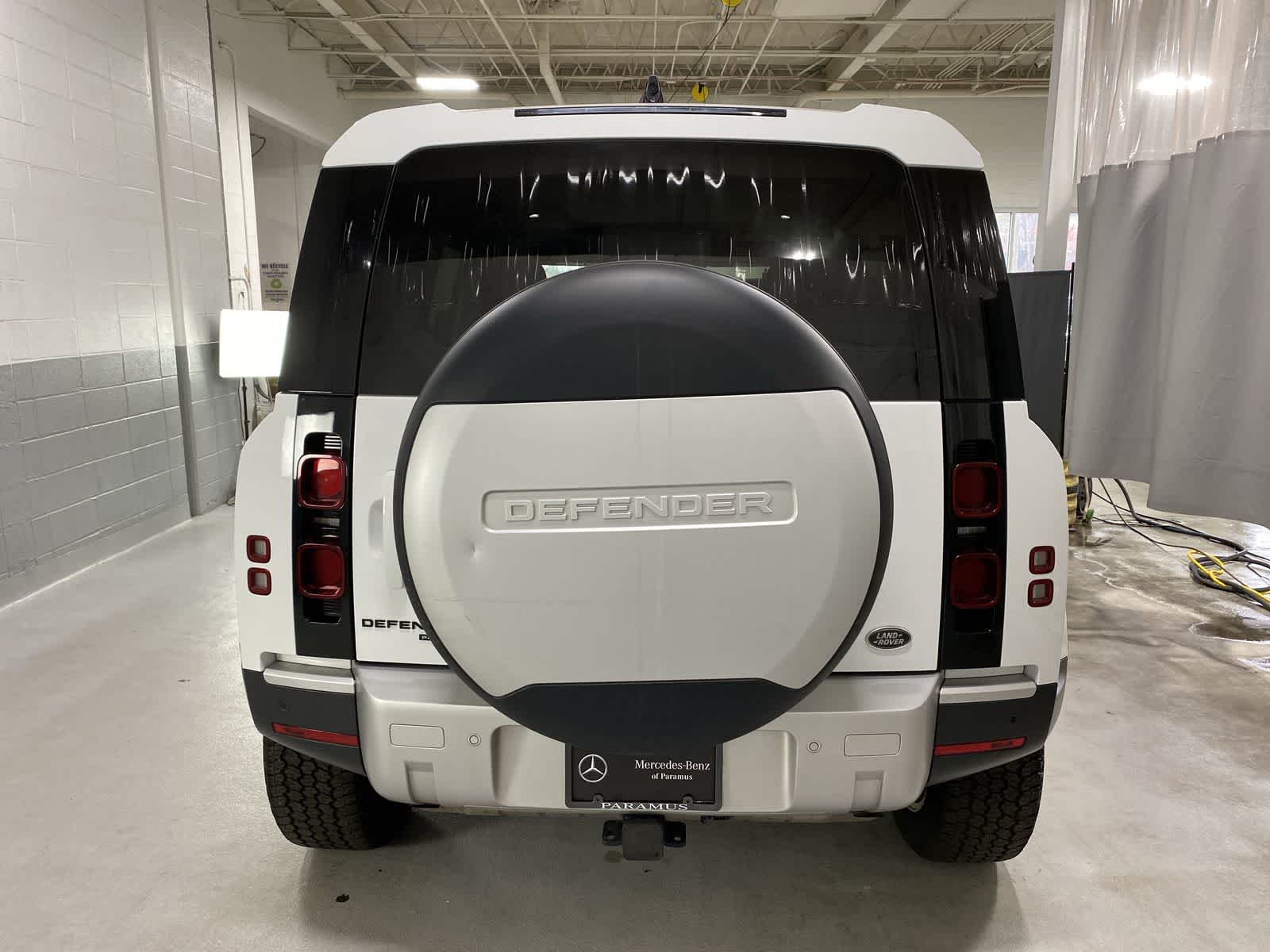 Thumbnail: 2020 Land Rover Defender - 17