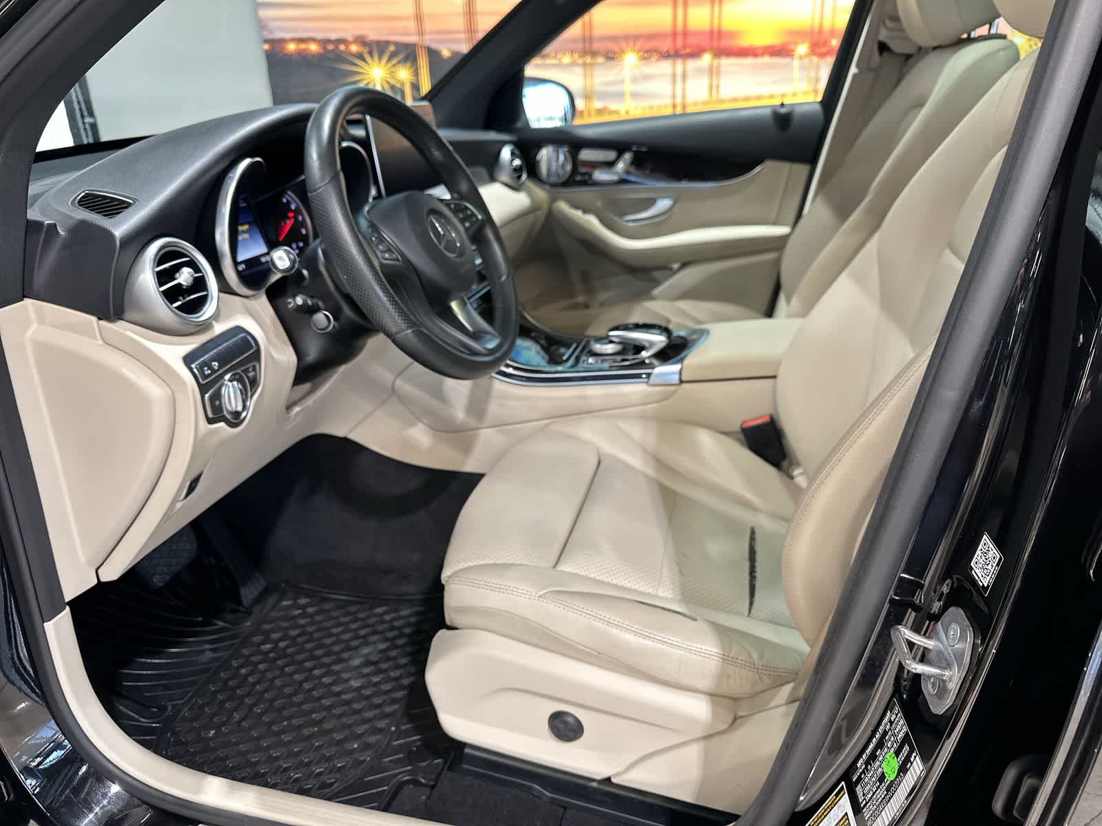 Thumbnail: 2017 Mercedes-Benz GLC - 14