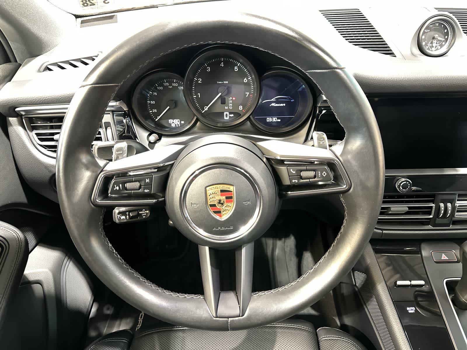 Thumbnail: 2023 Porsche Macan - 27