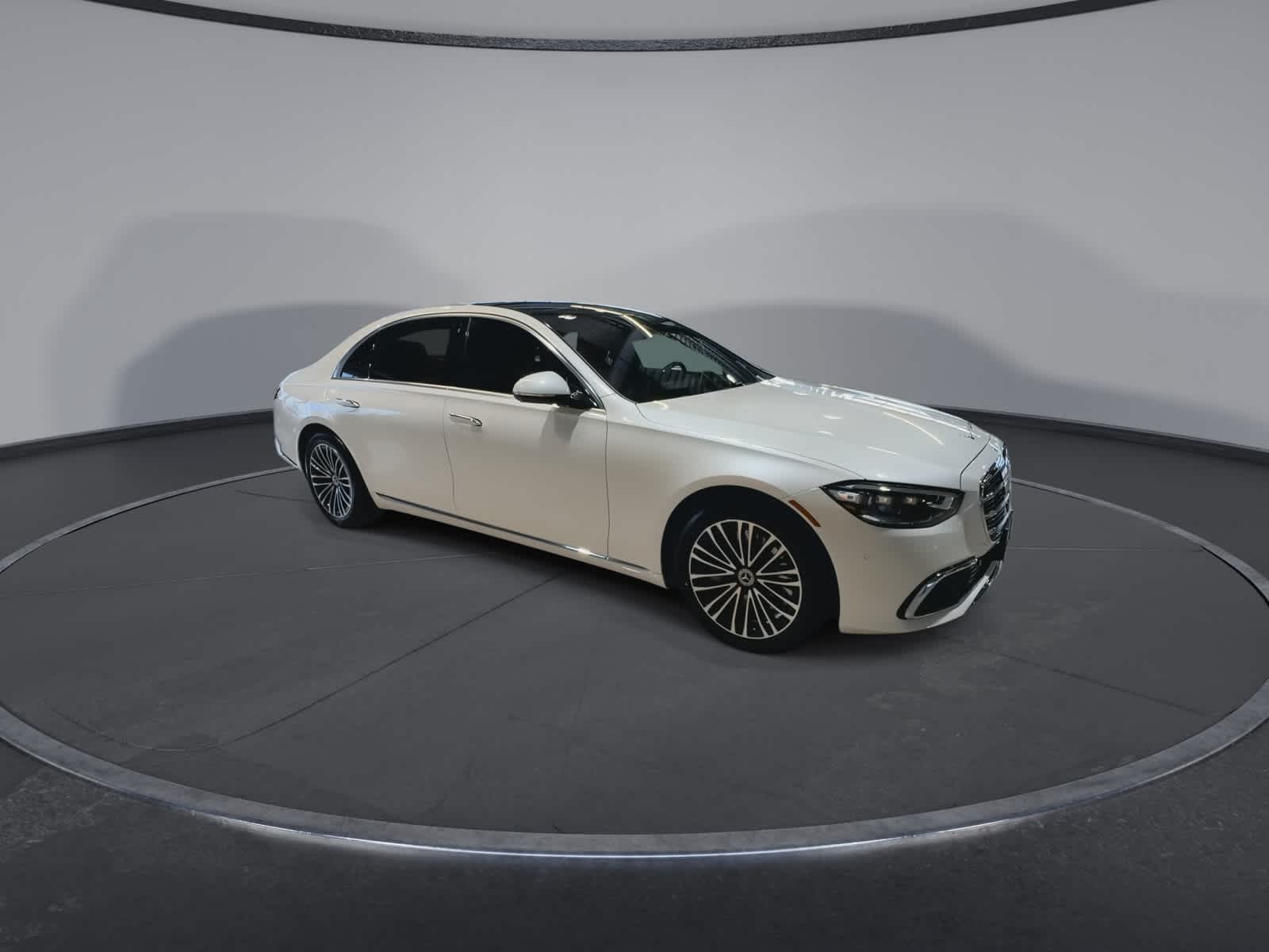 Thumbnail: 2021 Mercedes-Benz S-Class - 2