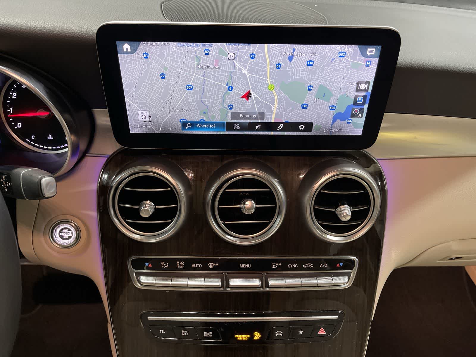 Thumbnail: 2021 Mercedes-Benz GLC - 28