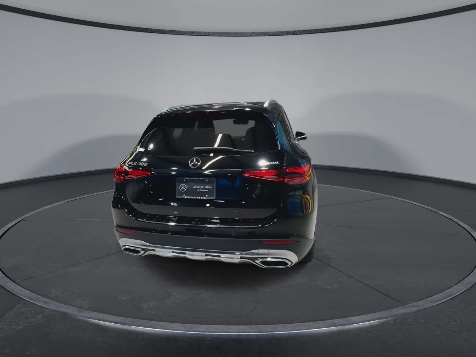 Thumbnail: 2023 Mercedes-Benz GLC - 9