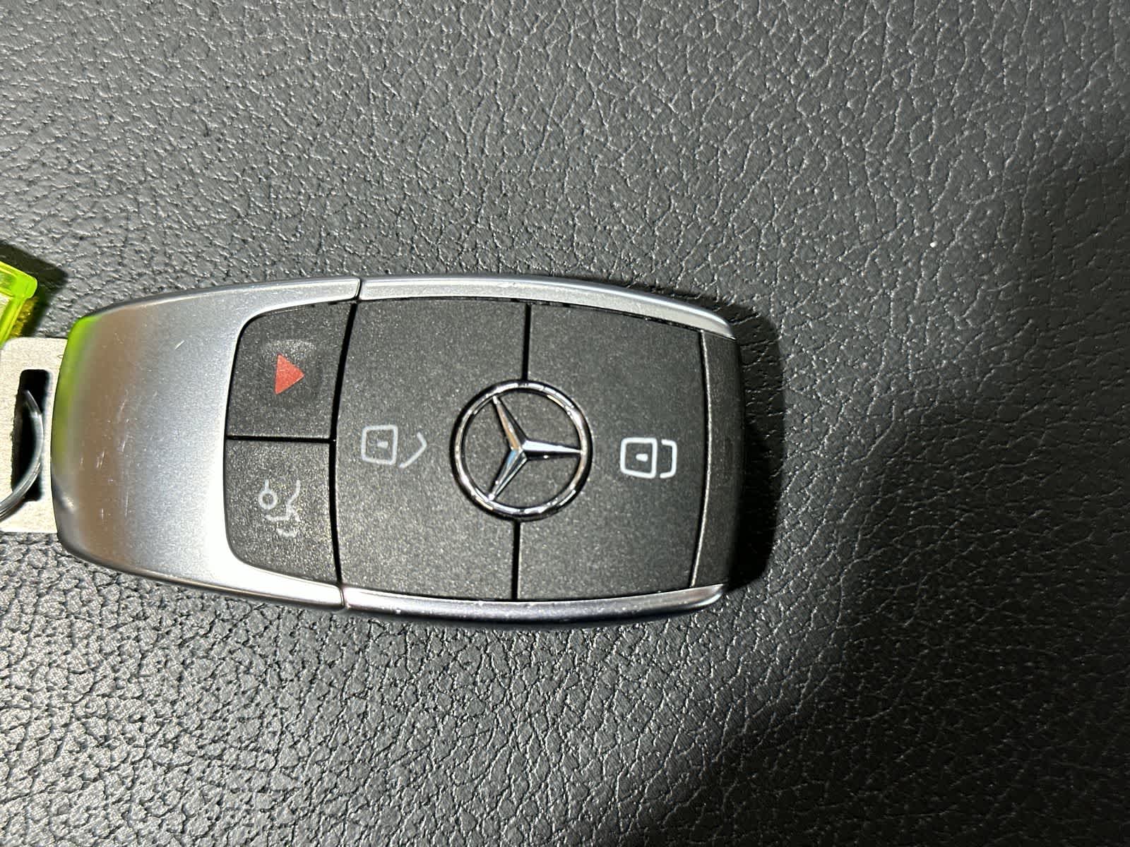 Thumbnail: 2022 Mercedes-Benz GLC - 32