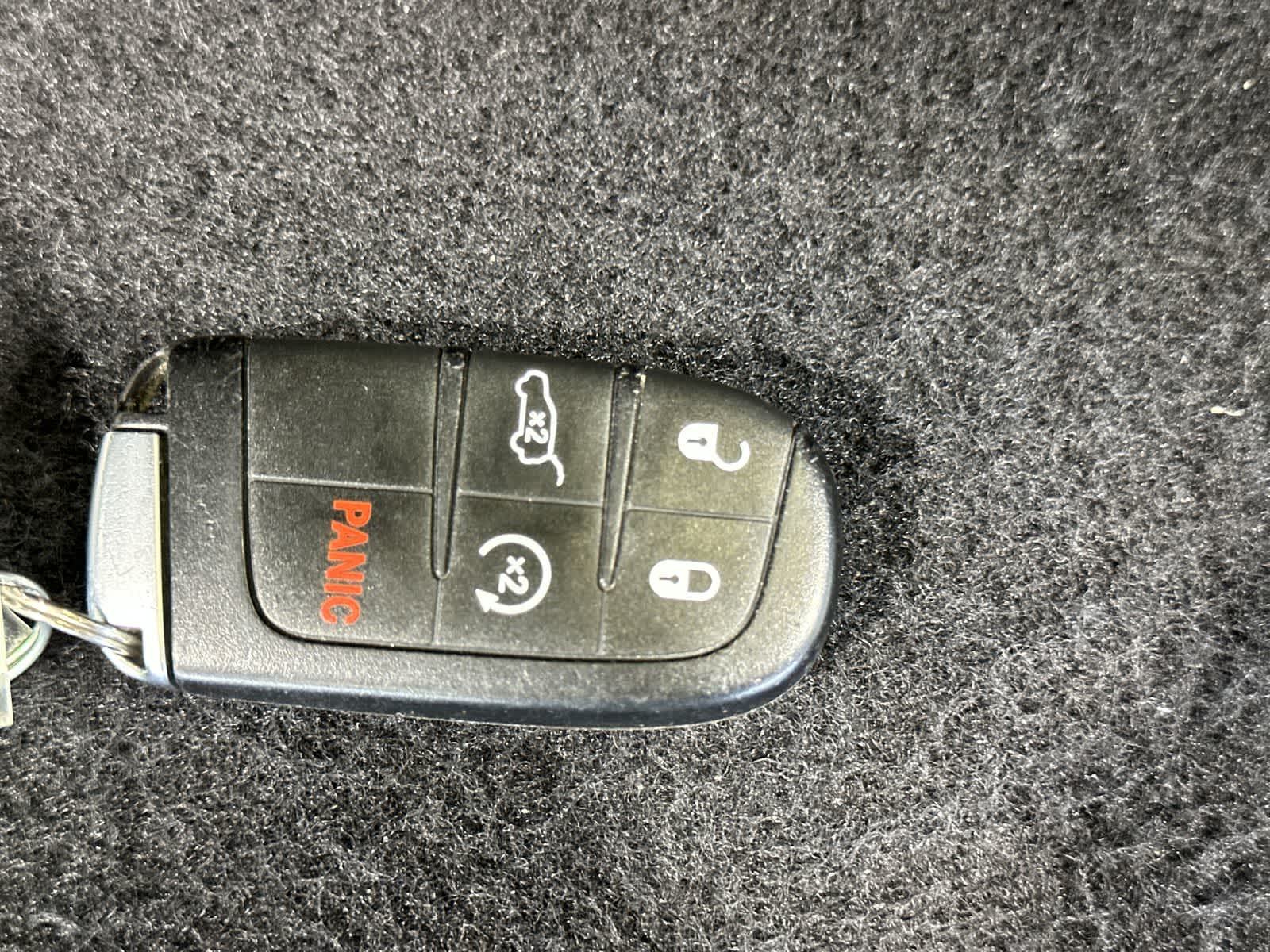 Thumbnail: 2020 Jeep Grand Cherokee - 32