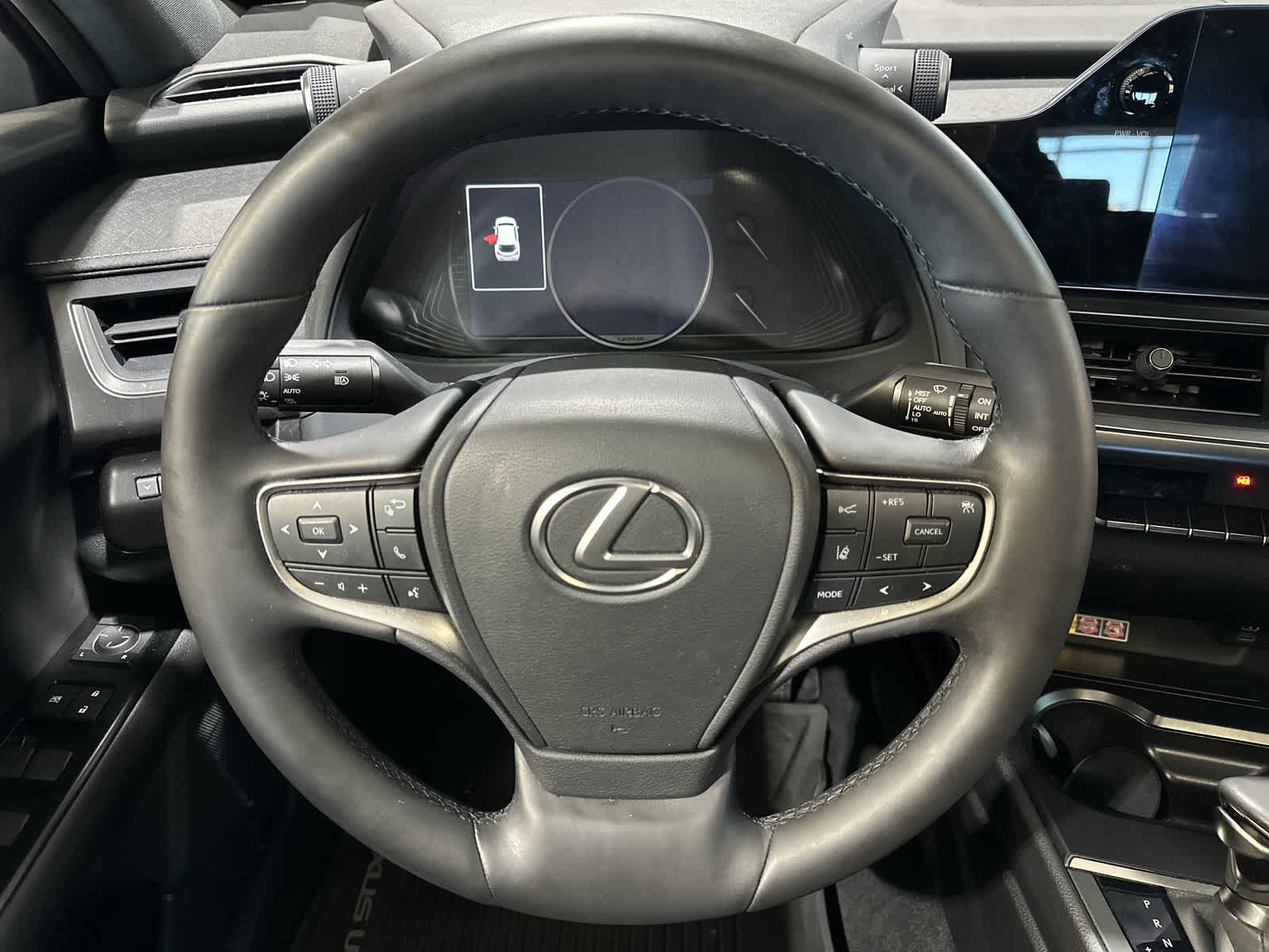 Thumbnail: 2023 Lexus UX - 27