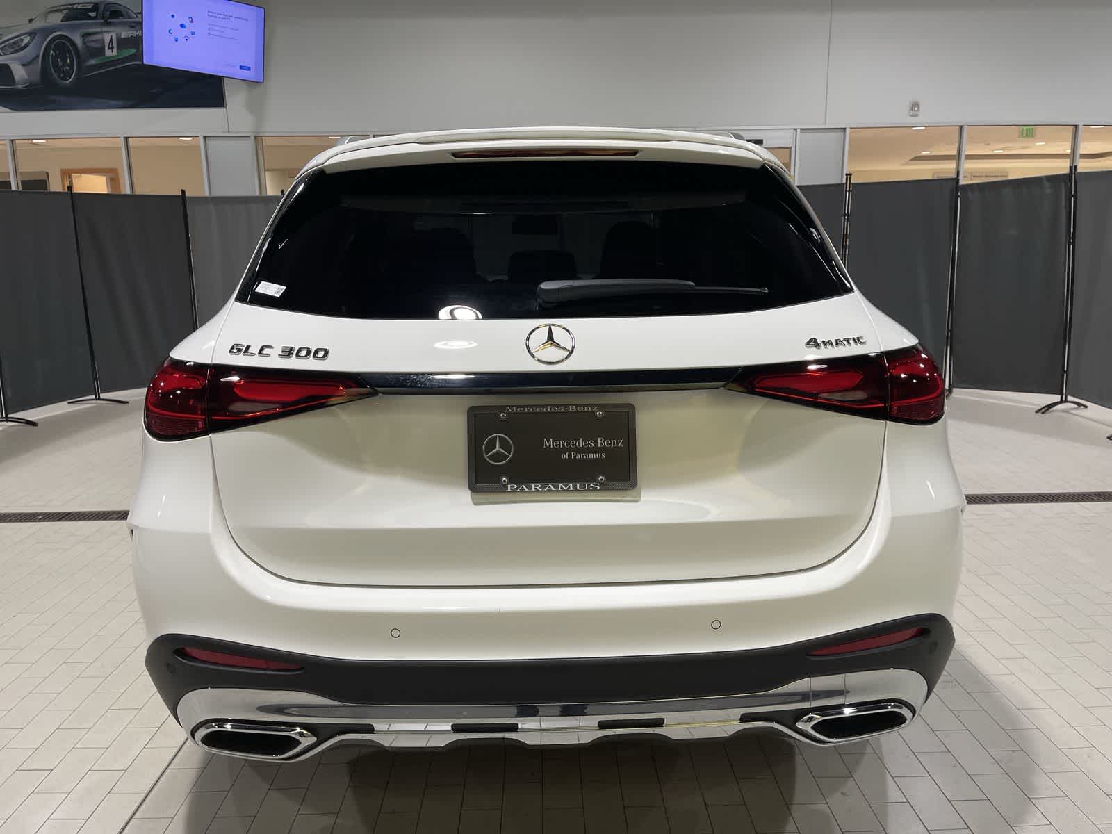 Thumbnail: 2025 Mercedes-Benz GLC - 17