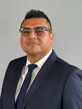 Staff member Jorge Cuba from ID_42e07481b7e9
