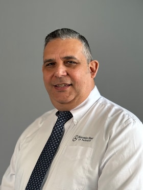 Staff member Leonel Reyes from ID_a4cca92f35e7